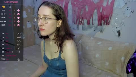 Snapshot of x_purr_agatha_x chatting on December 13, 2:54 am Agatha online show from December 13, 2:54 am