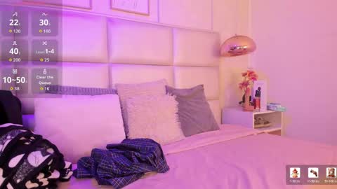 xara_u online show from April 20, 7:50 pm