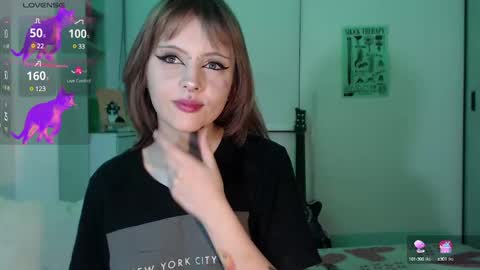 Mileena online show from December 19, 6:23 am