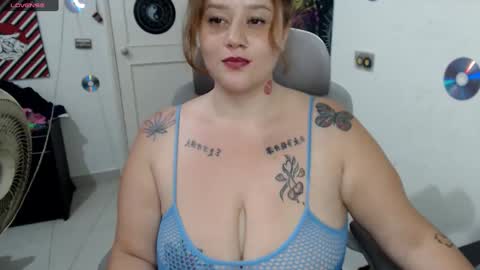 Snapshot of xherry_wet11 chatting on October 18, 3:09 am Xherry online show from October 18, 3:09 am