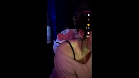 xkittymeowz online show from December 17, 4:49 am