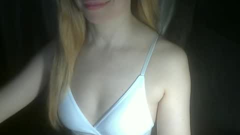 xlorax77703 online show from June 2, 1:17 am