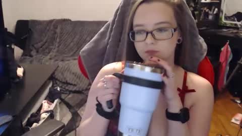 xqueenkendrax online show from February 24, 12:43 am