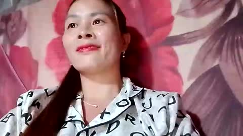 xuxulove00 online show from October 13, 12:52 pm