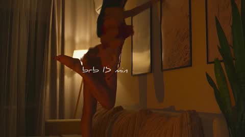 Molly online show from November 4, 9:47 am