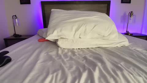 Lil Luna online show from February 26, 3:35 am