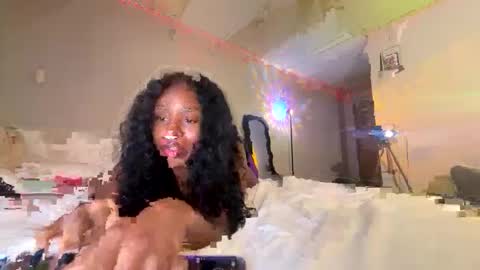 yayakitty2000 online show from May 22, 7:39 am