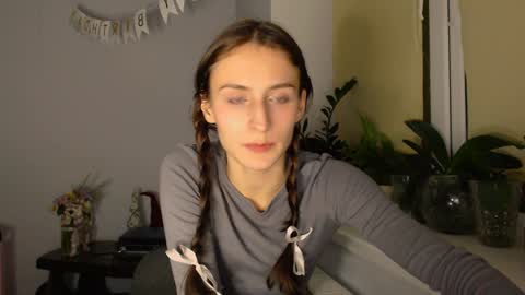 Zoe online show from February 1, 9:29 pm