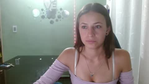 yisle online show from July 26, 4:53 am