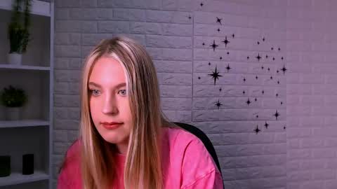 Ylia online show from May 7, 7:17 pm