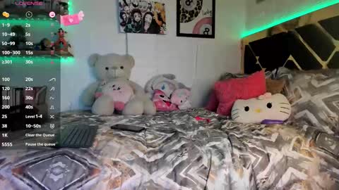 Snapshot of yluismag chatting on September 12, 3:29 am lucy online show from September 12, 3:29 am