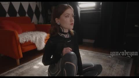 ynnenbrynn online show from April 21, 6:42 am