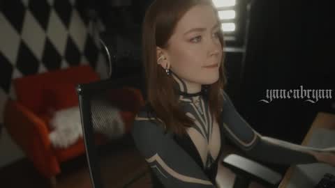 ynnenbrynn online show from April 10, 7:58 am