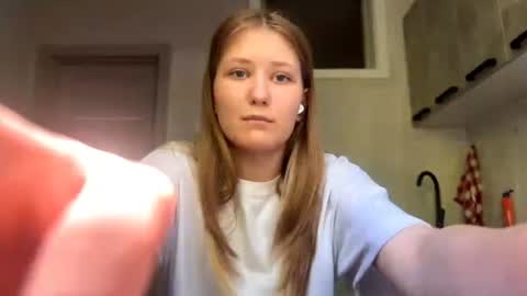 Kira online show from June 23, 9:51 am