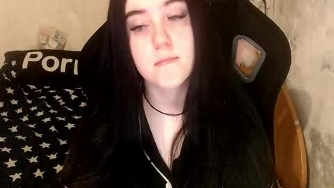 your_8a8y online show from February 16, 3:28 am