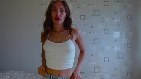 Amelia online show from May 12, 1:07 pm