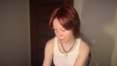 Mia online show from April 25, 1:52 pm