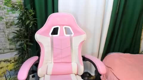 your_wife_pinay18 online show from April 17, 6:15 am