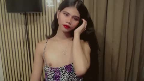 Vivian online show from November 19, 7:25 pm