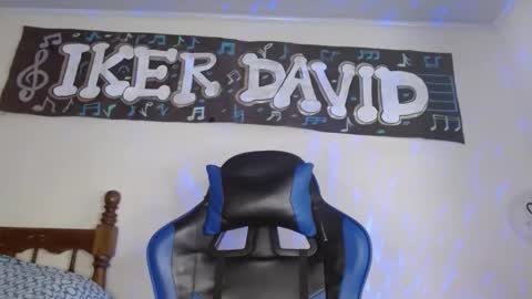 yourfavorite_bigclit online show from November 19, 7:47 pm