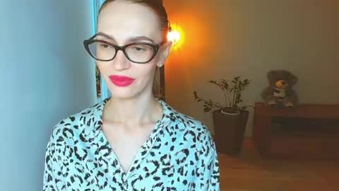 Ksyusha online show from June 3, 9:10 am