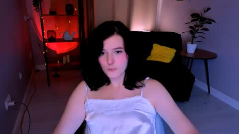 Yumi online show from April 19, 1:55 pm