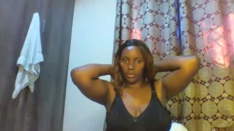 Snapshot of yummyboobies20 chatting on October 5, 7:02 am Curvy online show from October 5, 7:02 am