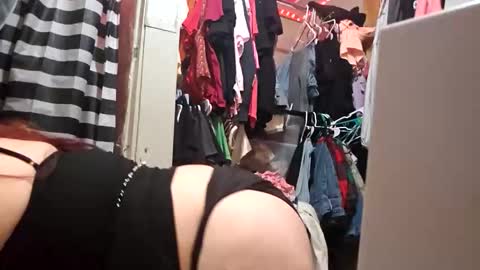 yummythick5150 online show from May 3, 6:00 pm