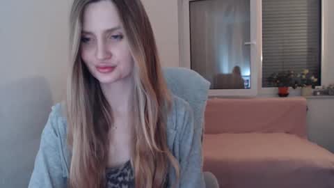  Berry  online show from April 6, 10:22 pm