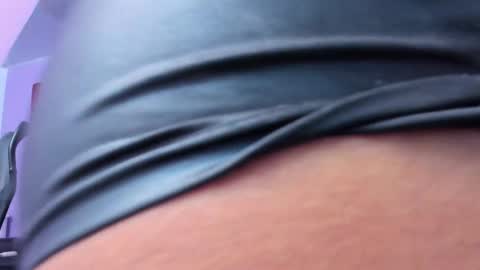 yuriperez online show from March 4, 9:32 pm