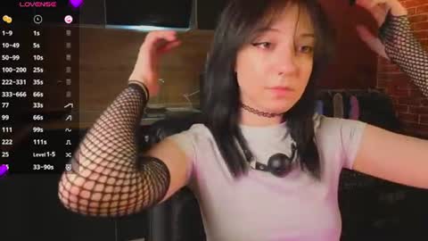 yuriski online show from June 9, 6:07 pm