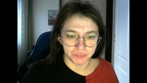 Snapshot of zara_golden chatting on December 10, 3:30 am chaturcum online show from December 10, 3:30 am