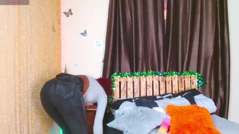 Snapshot of zara_lae chatting on December 30, 9:48 am nicky online show from December 30, 9:48 am