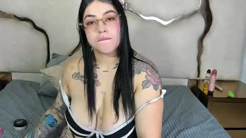 Zayra online show from March 15, 2:41 pm