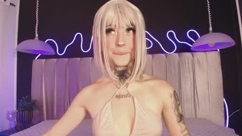 zhally_dee online show from March 28, 8:08 pm