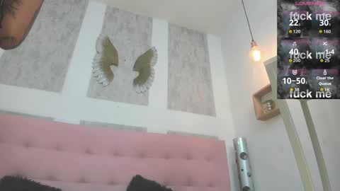 ZHAMIRA  ANDRES online show from March 30, 10:42 pm