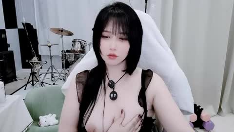 zhen online show from June 2, 2:40 pm