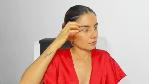 ziataylor online show from November 17, 1:50 am