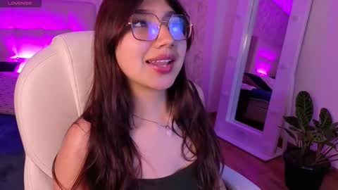 zoe  online show from October 17, 3:10 am