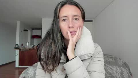 ZOE online show from April 28, 9:51 pm
