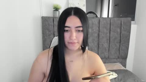 zoe_jones7 online show from September 15, 4:32 am