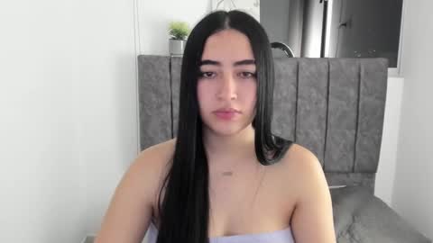 zoe_jones7 online show from September 11, 4:13 am