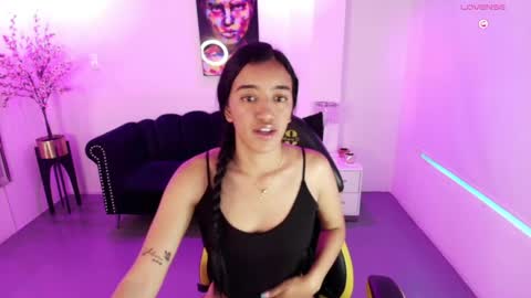 zoe  online show from May 11, 12:29 pm