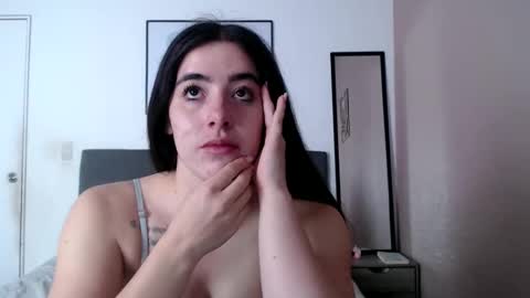 Zoe online show from February 25, 7:16 pm