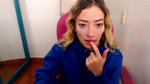 zoe online show from July 21, 2:01 am