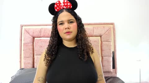 zoee online show from January 23, 3:26 am