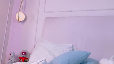 Zoe online show from December 4, 3:35 pm