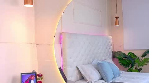 Zoe online show from September 12, 2:02 pm