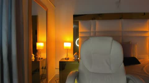 zoei_moon online show from April 18, 7:58 pm