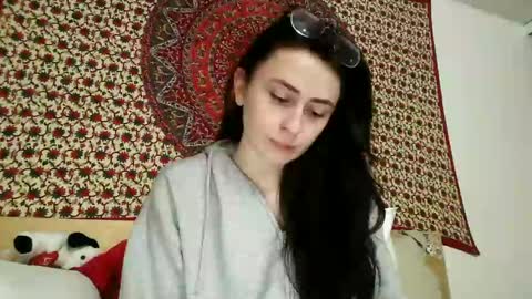 zoepleasing online show from March 3, 4:54 am